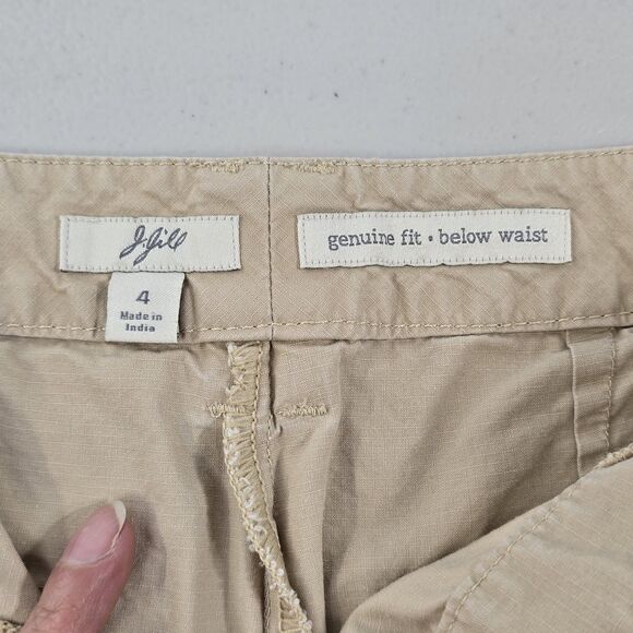 J Jill Tan Genuine Fit Below Waist Cargo Capri Pants Size 4Low Rise Straight Leg - Picture 9 of 12
